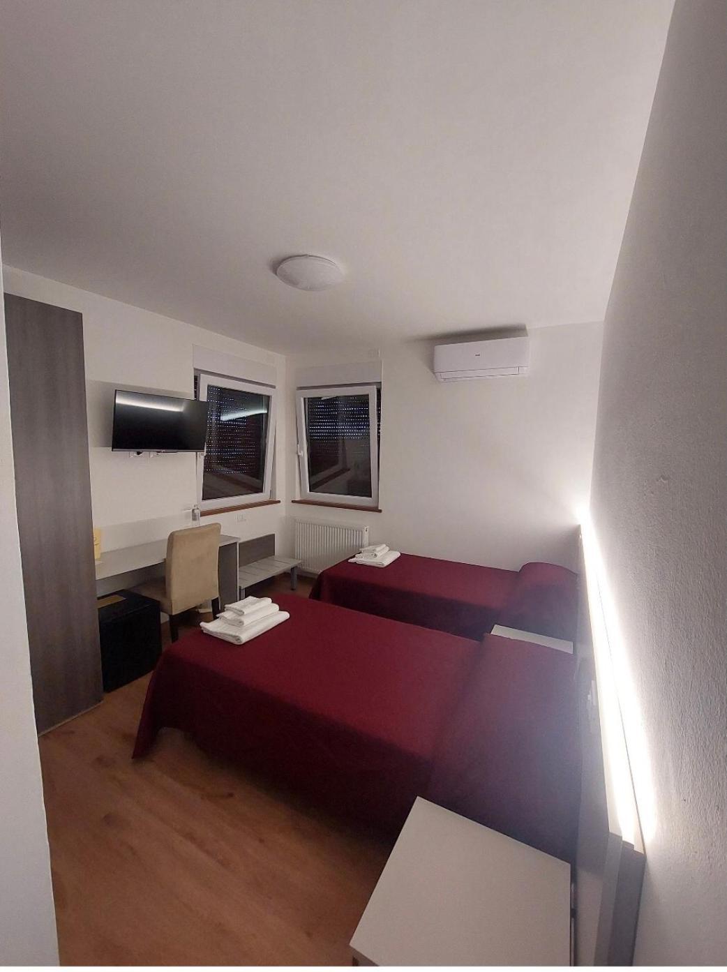 Locanda Rossa Hotel Romans di Varmo Luaran gambar