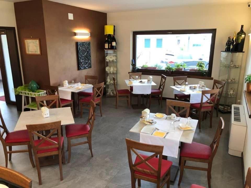 Locanda Rossa Hotel Romans di Varmo Luaran gambar
