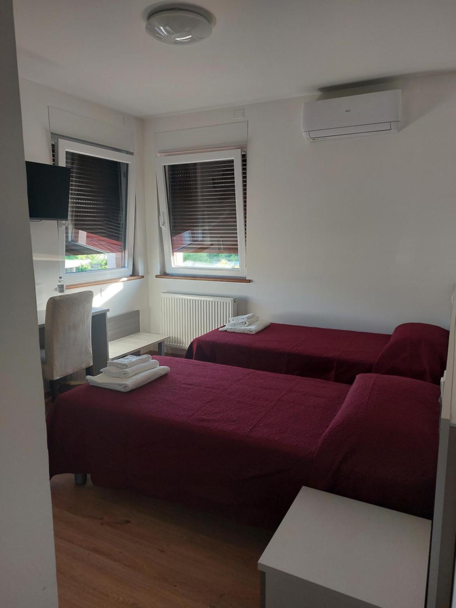 Locanda Rossa Hotel Romans di Varmo Bilik gambar